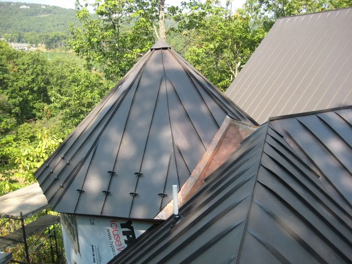 Professional Gutter Cleaning by Craftsman Roofing in Green Briar